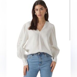 Vero Moda V-Neck Eyelet Bollon Sleeve